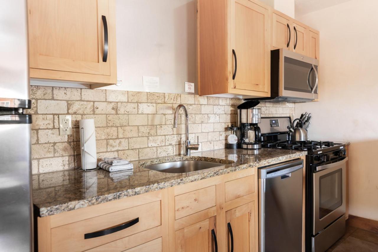 Wall Street Suites Bend Luaran gambar