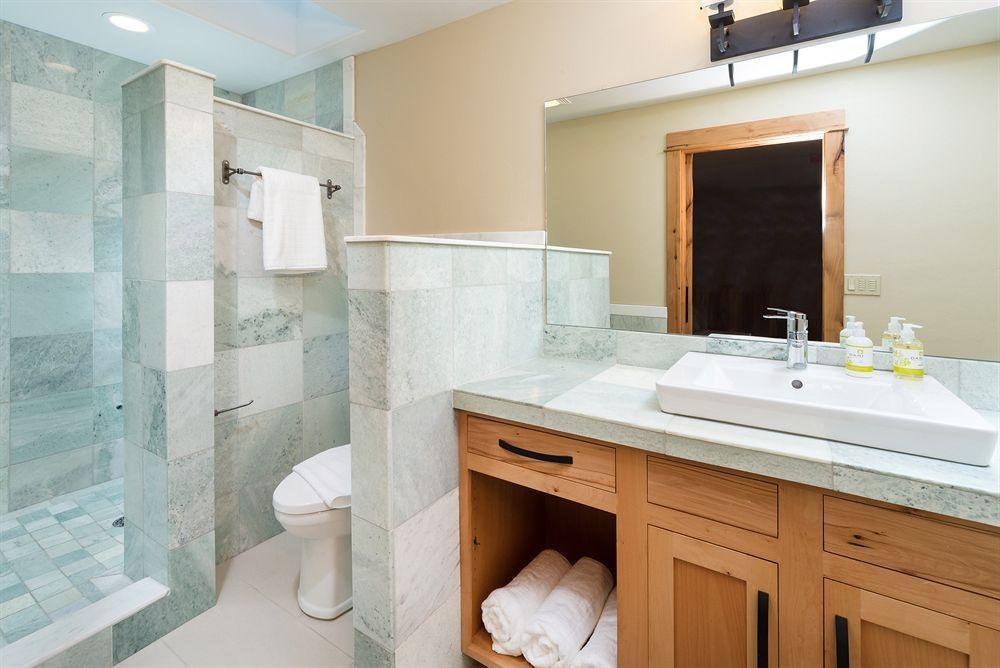 Wall Street Suites Bend Luaran gambar