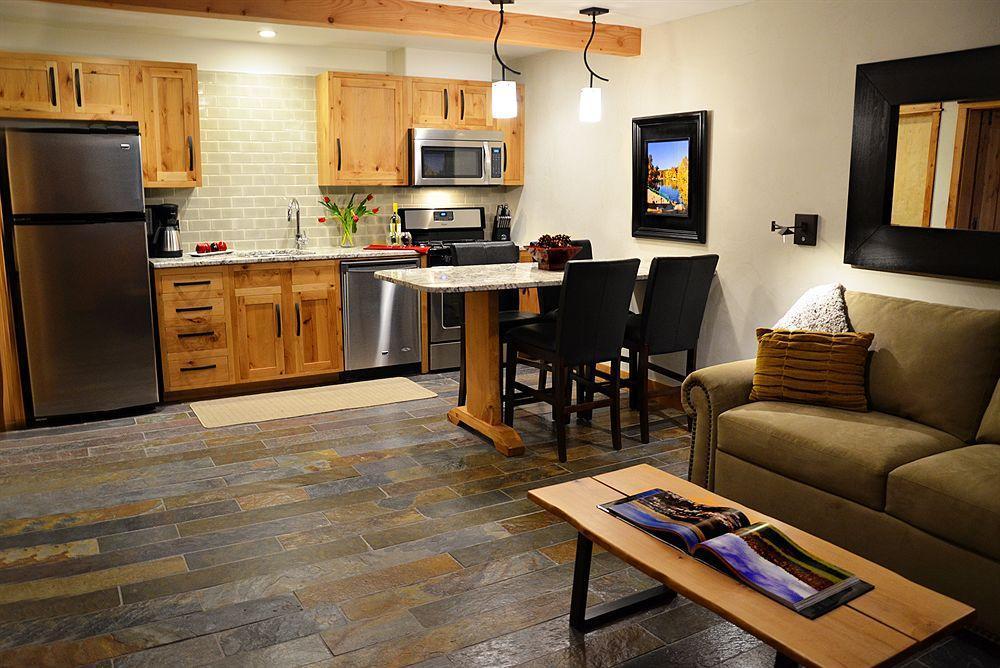 Wall Street Suites Bend Luaran gambar