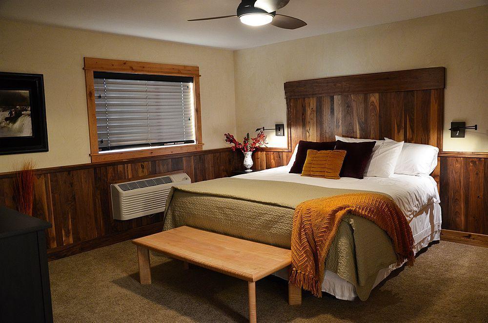 Wall Street Suites Bend Luaran gambar