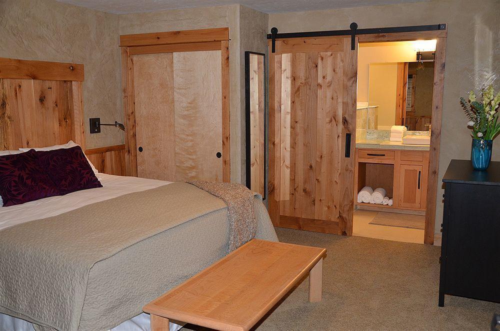 Wall Street Suites Bend Luaran gambar