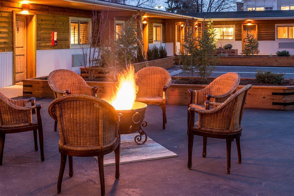 Wall Street Suites Bend Luaran gambar