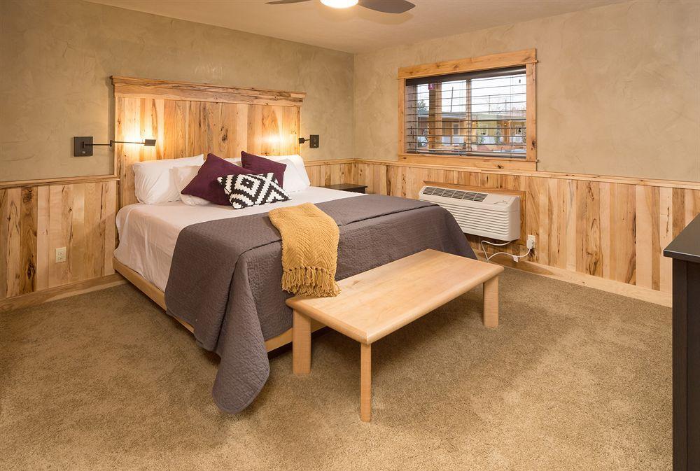 Wall Street Suites Bend Luaran gambar