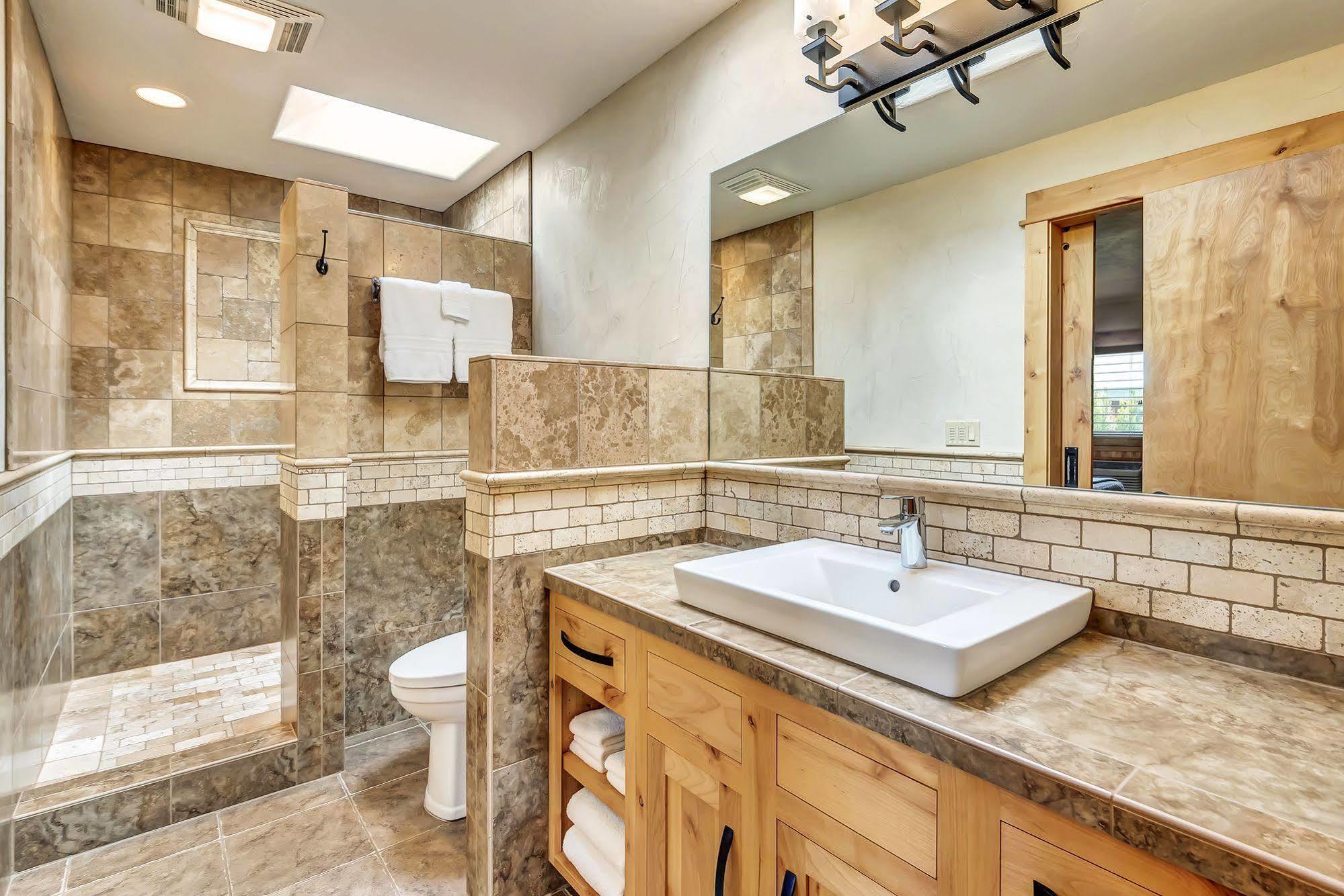 Wall Street Suites Bend Luaran gambar