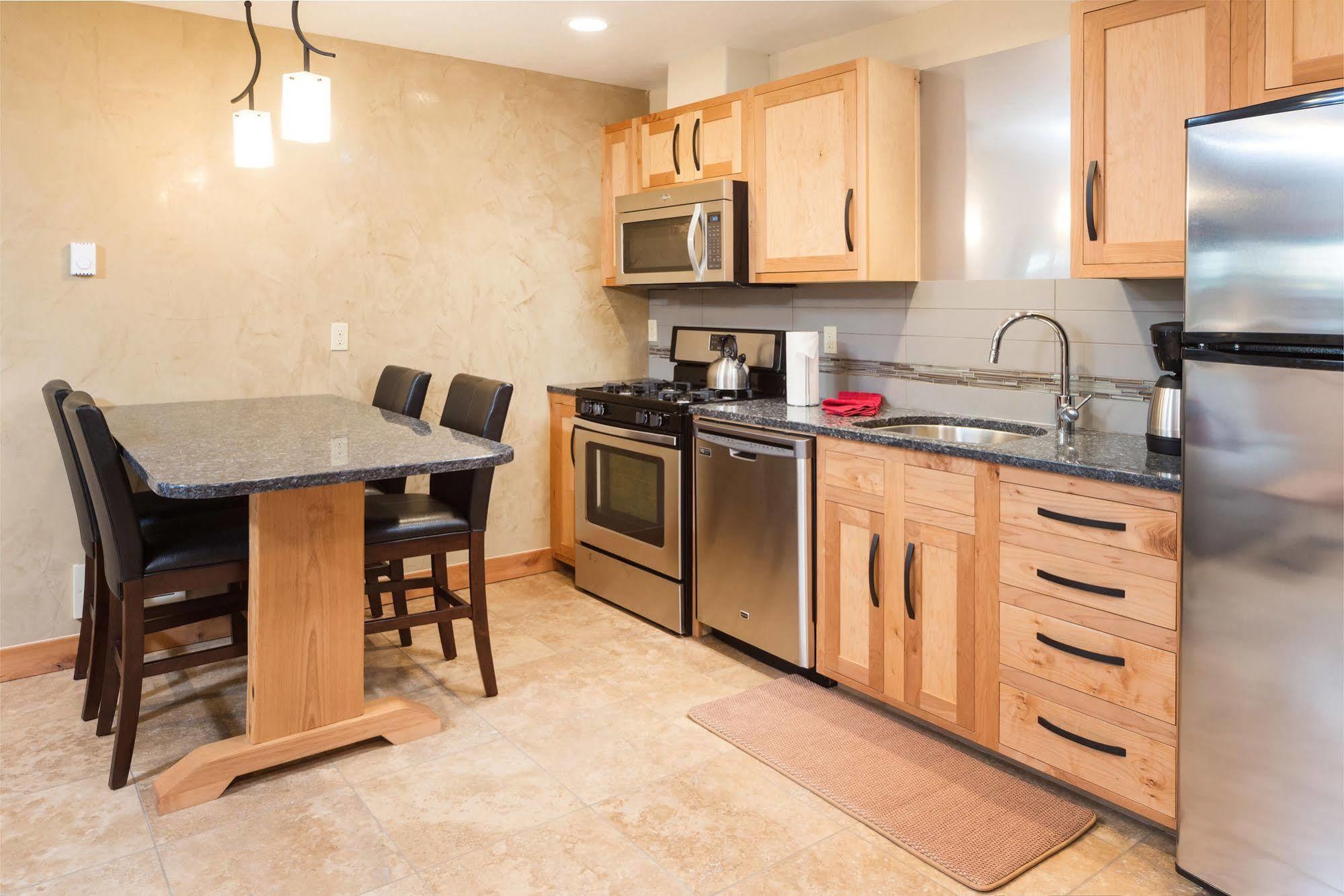 Wall Street Suites Bend Luaran gambar