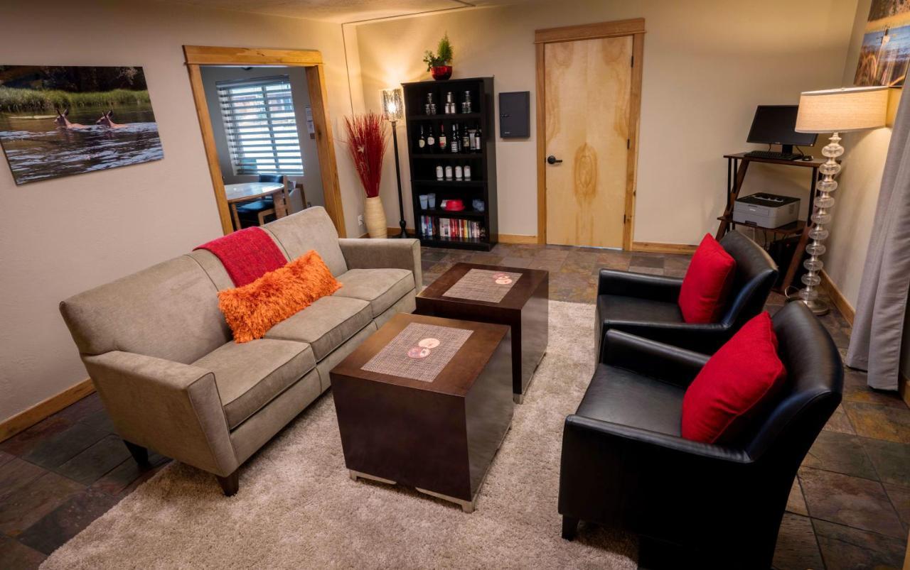 Wall Street Suites Bend Luaran gambar