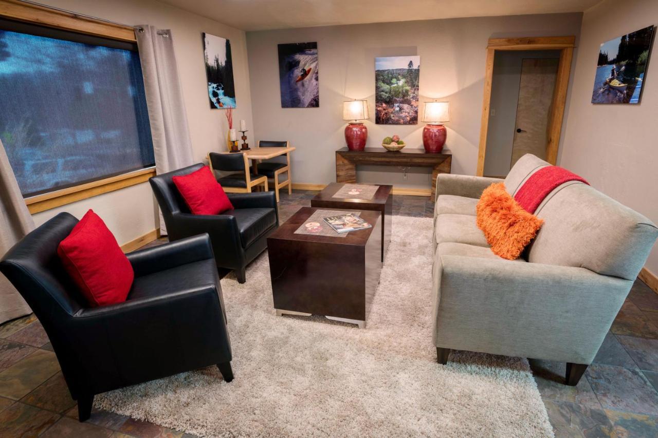 Wall Street Suites Bend Luaran gambar